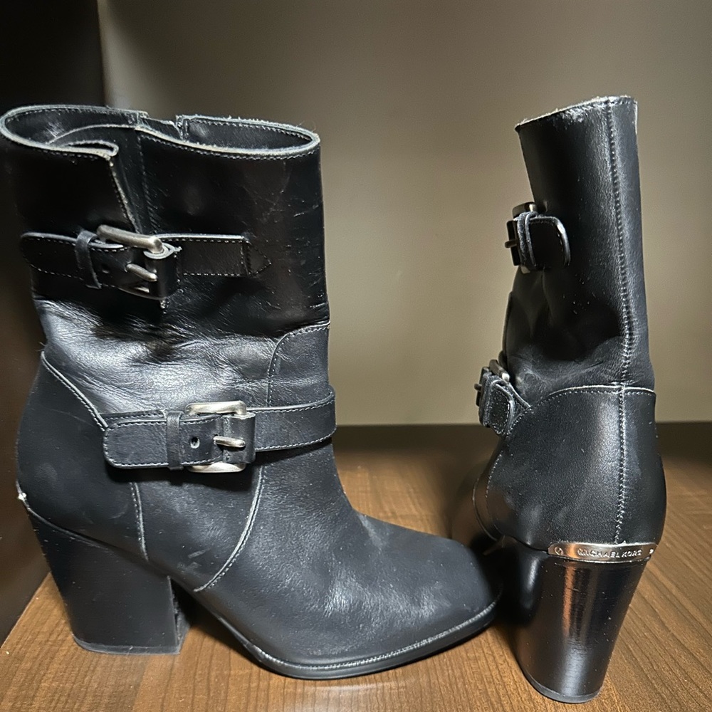 NWOB Michael Kors Biker Boots Womens 6M Black Leather Double Buckle Side Zip